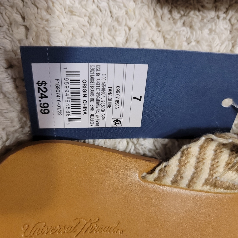 NWT ELEGANT CHEVRON KNOT SLIDE SIZE 7 - Picture 3 of 9
